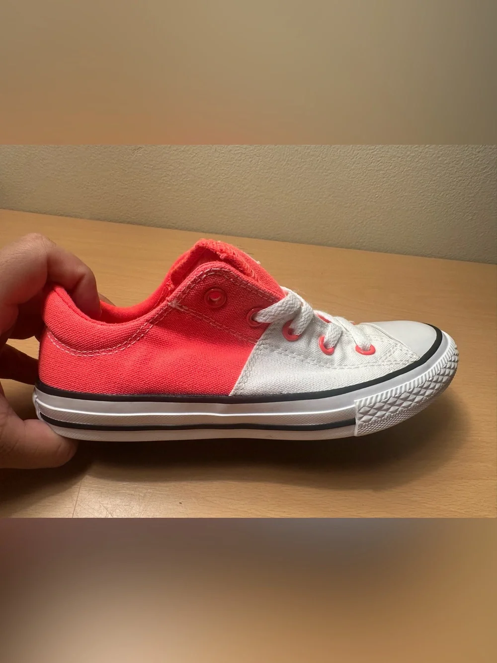 Converse Girls’ CTAS Madison OX White/Hot Punch/Black Shoes Size 2 658106F